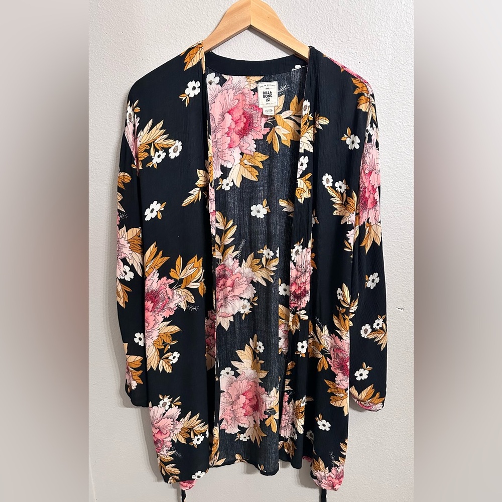 Billabong Black and Floral Tie Cardigan Women’s Size Small